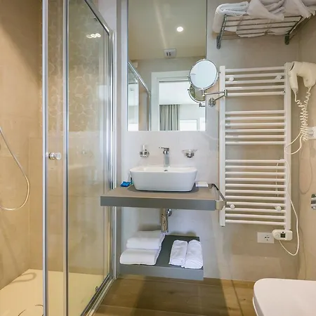 호텔 Le Lampare 3*